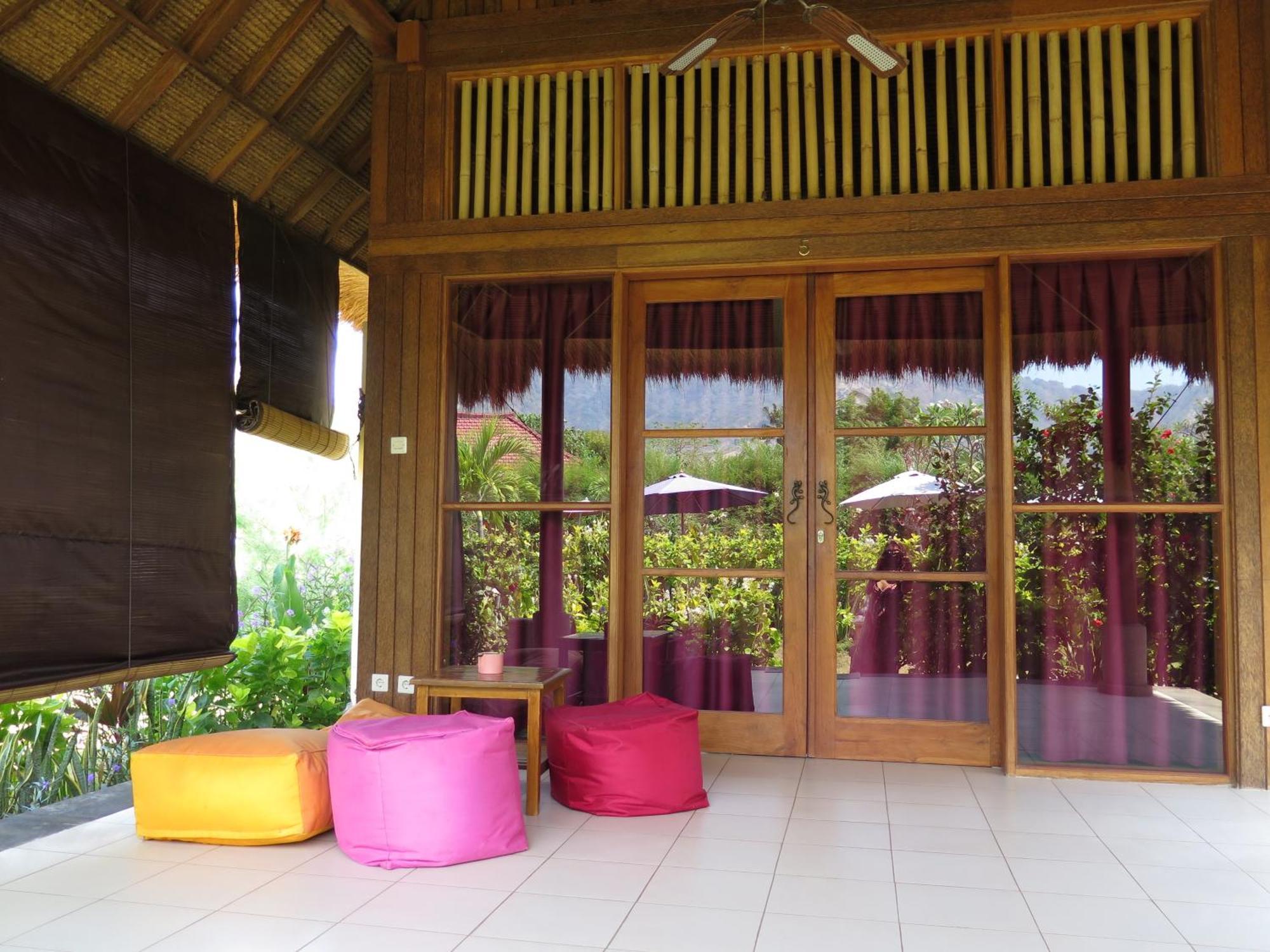 Sunia Loka Bungalows & Dive Center Pemuteran Habitación foto